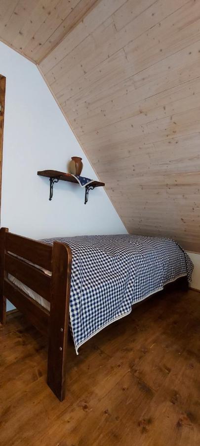 Hlucov Lesni Chalupa Kokorin Esterno foto